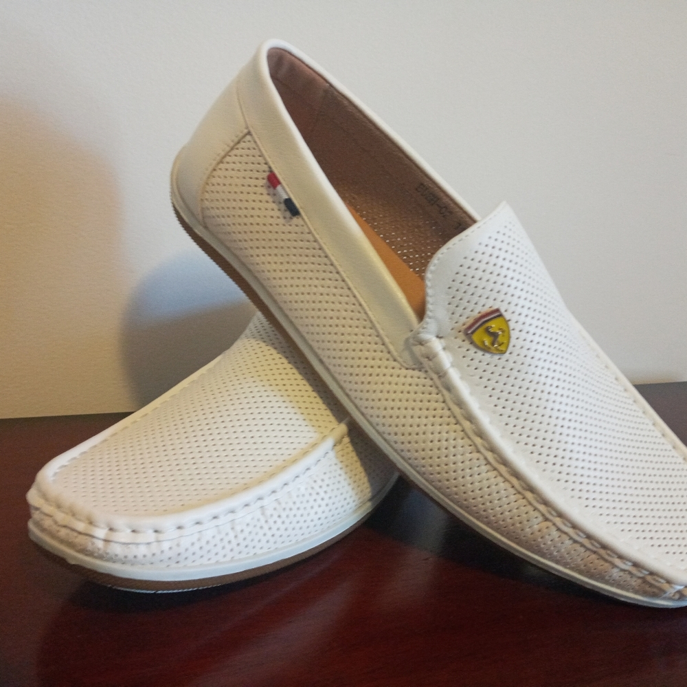 Shoes - Picture 3 of 4